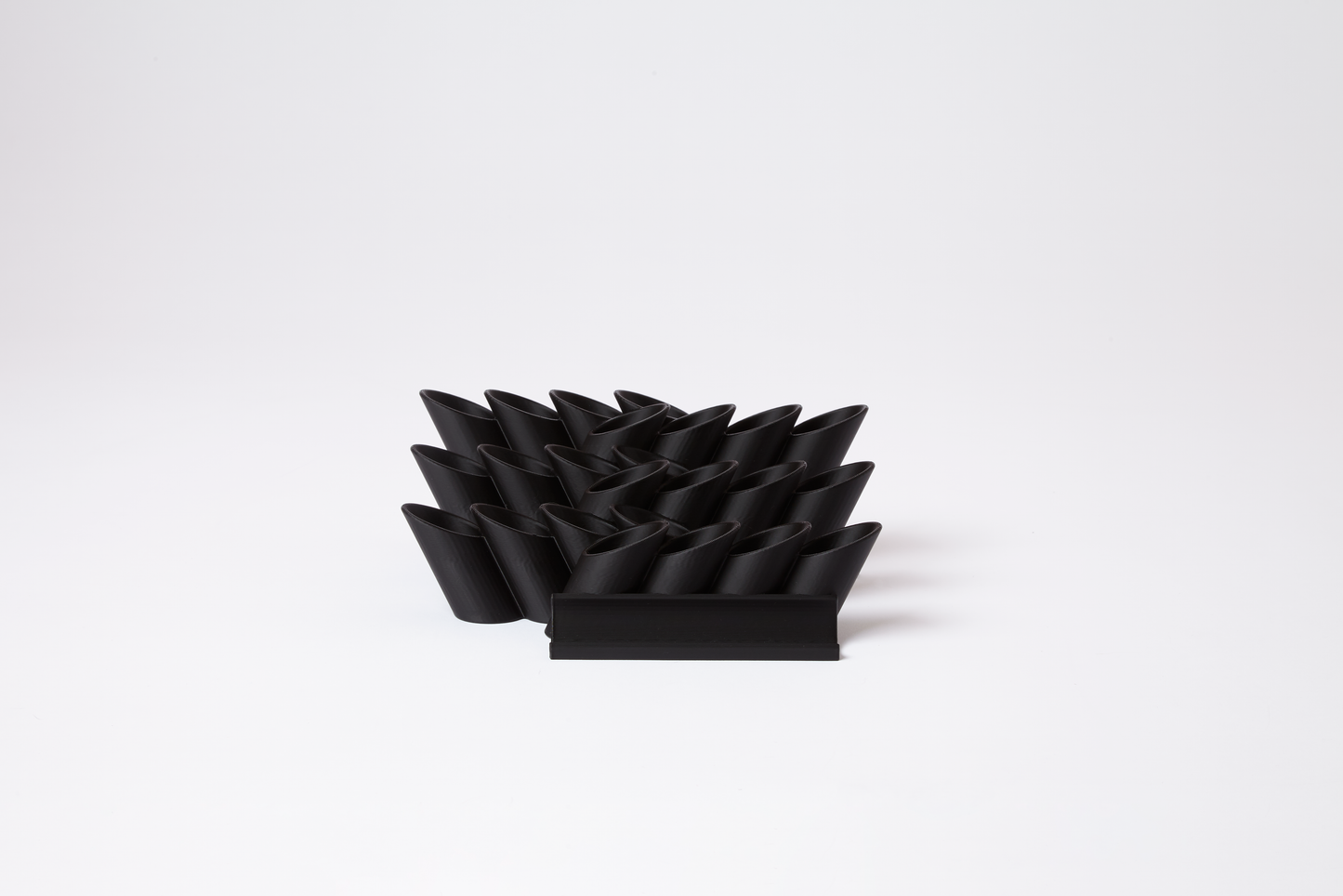 Bouquet Pre-Roll Display – Holds 25 Tubes (22mm Diameter)